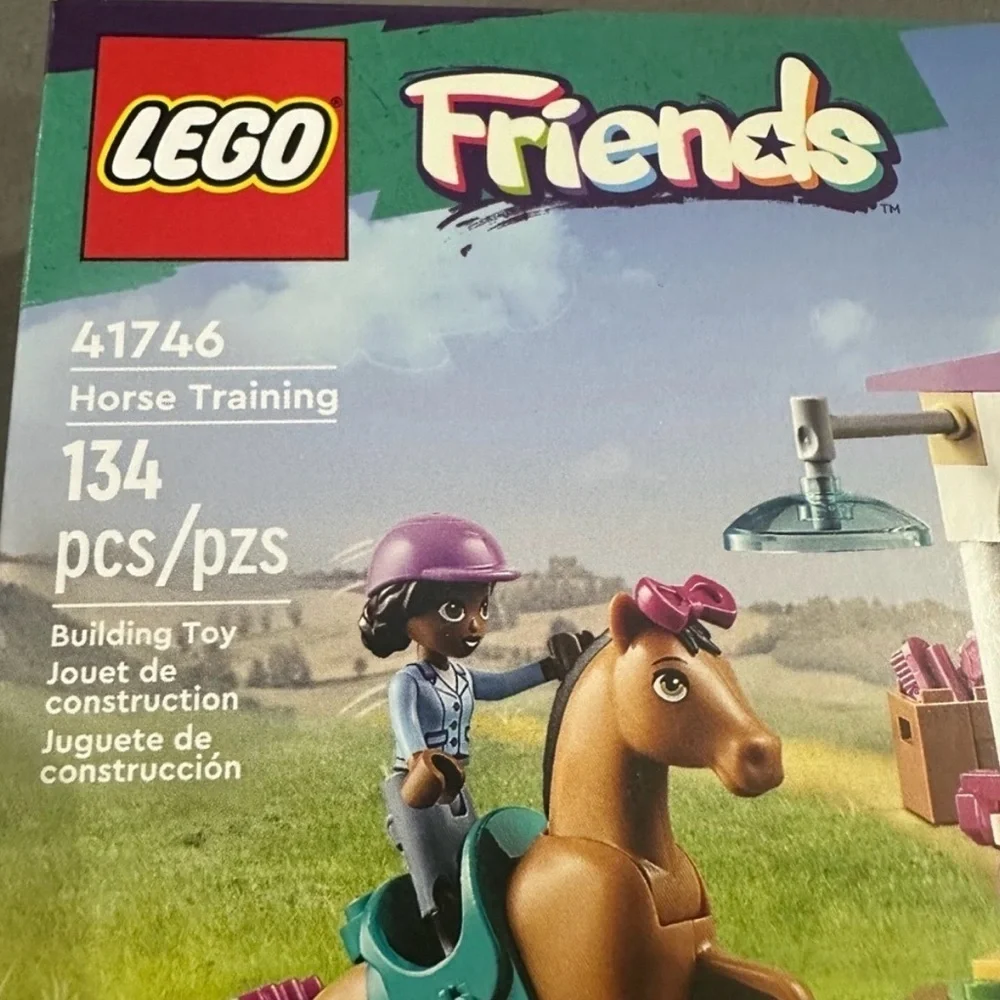 LEGO Friends 41746 Horse Training Set – New Sealed – 134 Pieces – Ages 4+